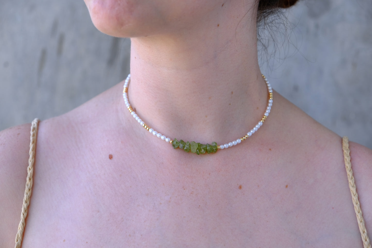 Collar perlas y chip verde