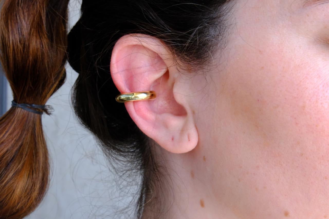 Earcuff mediano dorado y plateado